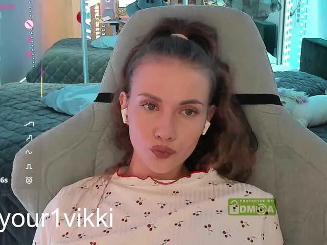 Live sex webcam photo for -VikkiL0vesCheese- #291055451