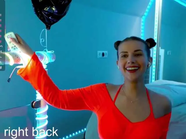 Live sex webcam photo for -VikkiL0vesCheese- #291076417