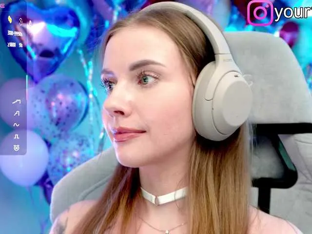 Live sex webcam photo for -VikkiL0vesCheese- #291088138