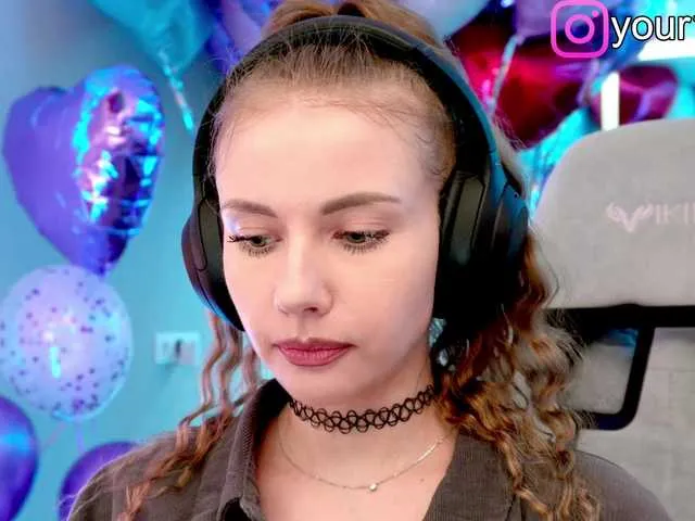 Live sex webcam photo for -VikkiL0vesCheese- #291102050