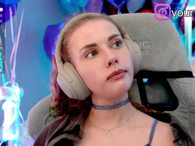 Live sex webcam photo for -VikkiL0vesCheese- #291116547