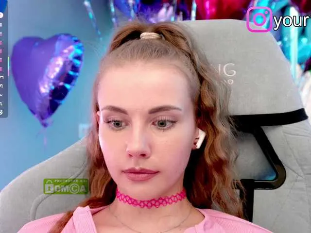 Live sex webcam photo for -VikkiL0vesCheese- #291124872