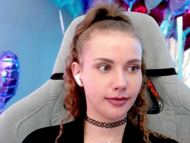 Live sex webcam photo for -VikkiL0vesCheese- #291166368