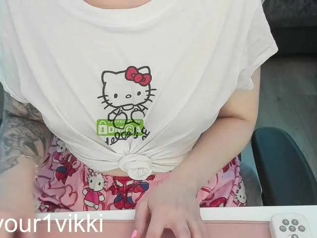 Live sex webcam photo for -VikkiL0vesCheese- #291192346