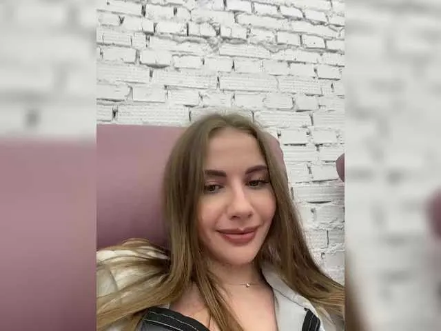 Live sex webcam photo for -VikkiL0vesCheese- #291288046