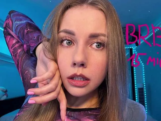 Live sex webcam photo for -VikkiL0vesCheese- #291339646