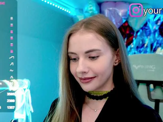 Live sex webcam photo for -VikkiL0vesCheese- #291361919