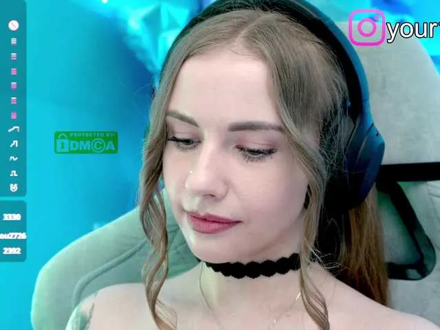 Live sex webcam photo for -VikkiL0vesCheese- #291381807