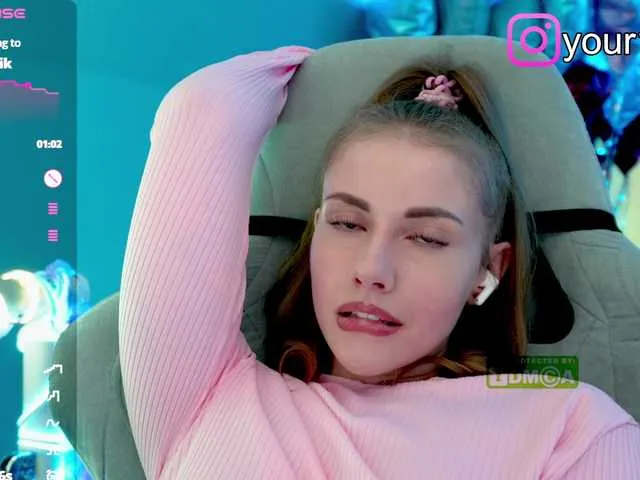 Live sex webcam photo for -VikkiL0vesCheese- #291525280