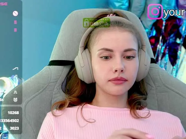 Live sex webcam photo for -VikkiL0vesCheese- #291527005