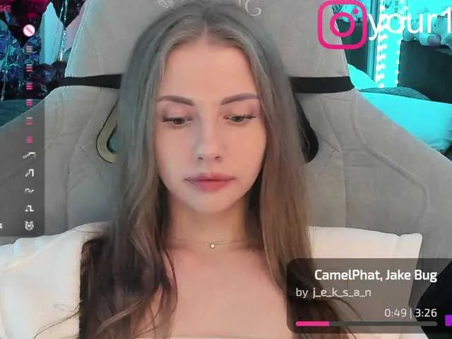 Live sex webcam photo for -VikkiL0vesCheese- #291580570