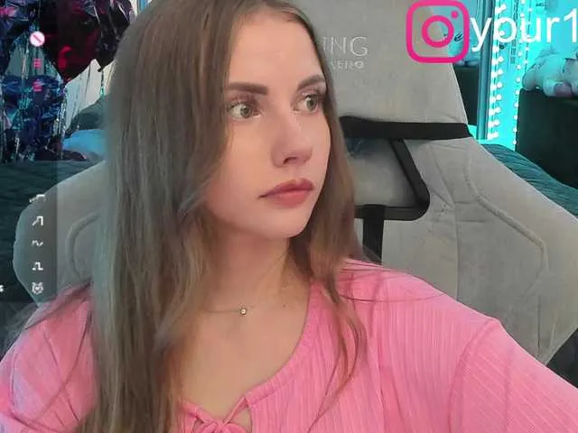 Live sex webcam photo for -VikkiL0vesCheese- #291594237