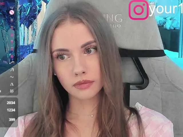 Live sex webcam photo for -VikkiL0vesCheese- #291614635