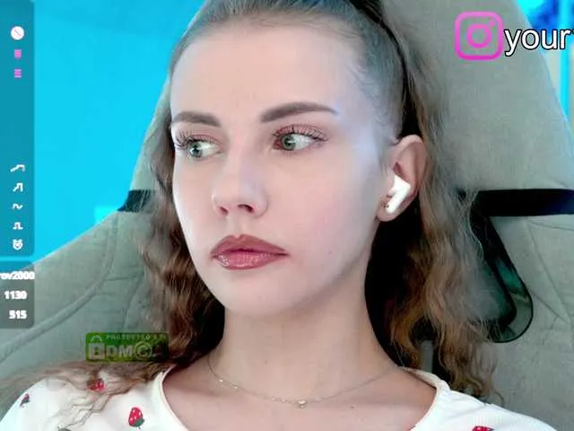 Live sex webcam photo for -VikkiL0vesCheese- #291632407