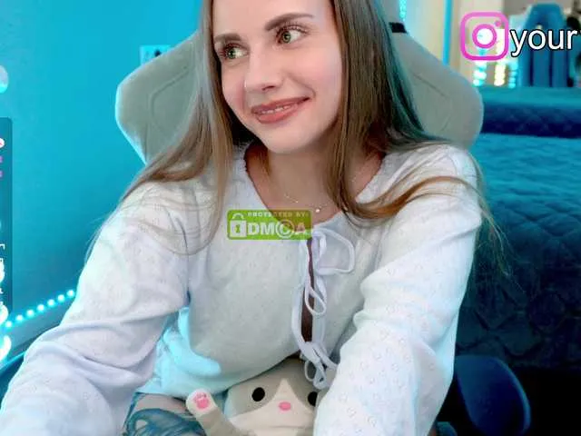 Live sex webcam photo for -VikkiL0vesCheese- #291691098