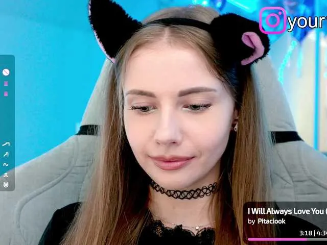 Live sex webcam photo for -VikkiL0vesCheese- #291705210