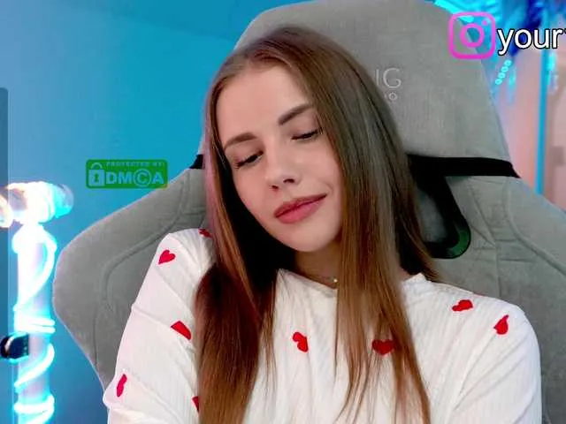 Live sex webcam photo for -VikkiL0vesCheese- #291718573