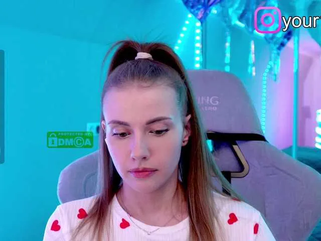 Live sex webcam photo for -VikkiL0vesCheese- #291723038