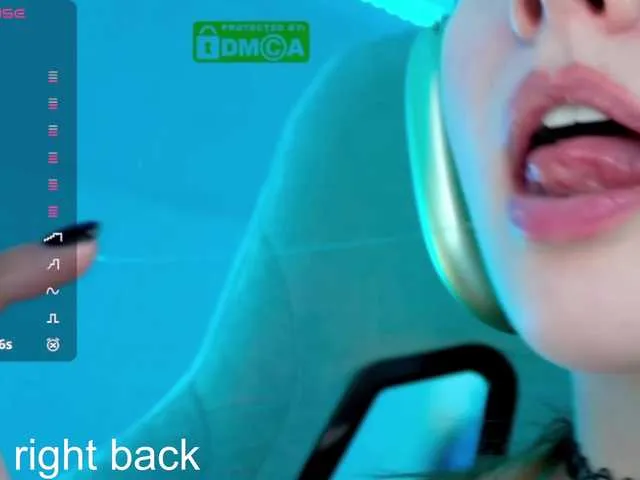 Live sex webcam photo for -VikkiL0vesCheese- #291776655