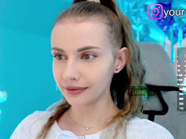 Live sex webcam photo for -VikkiL0vesCheese- #291779784