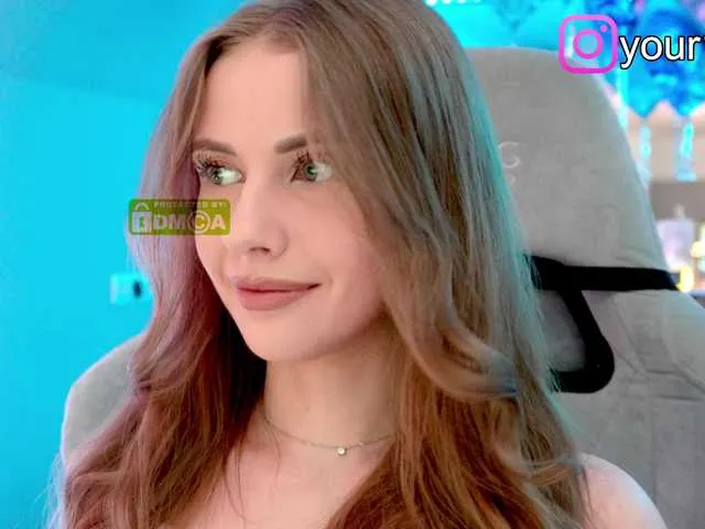 Live sex webcam photo for -VikkiL0vesCheese- #291807511