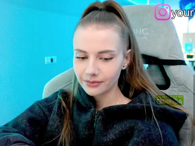 Live sex webcam photo for -VikkiL0vesCheese- #291877972