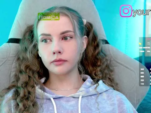 Live sex webcam photo for -VikkiL0vesCheese- #291925123