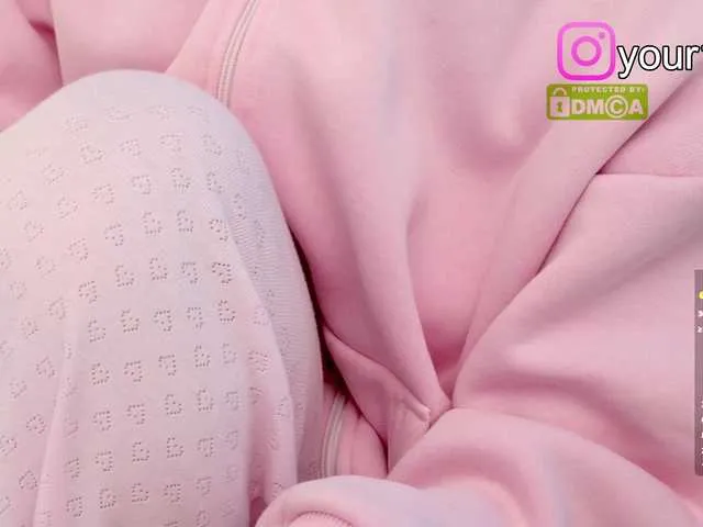 Live sex webcam photo for -VikkiL0vesCheese- #291989773