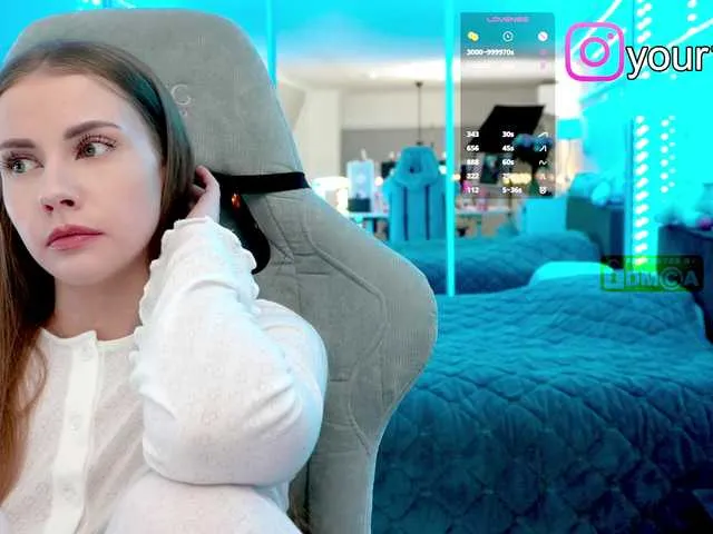 Live sex webcam photo for -VikkiL0vesCheese- #291991667