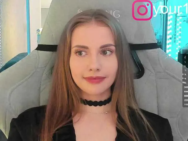 Live sex webcam photo for -VikkiL0vesCheese- #292096150