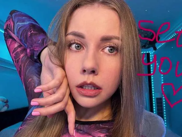 Live sex webcam photo for -VikkiL0vesCheese- #292102620