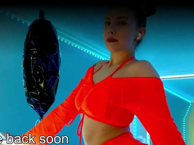 Live sex webcam photo for -VikkiL0vesCheese- #292134595