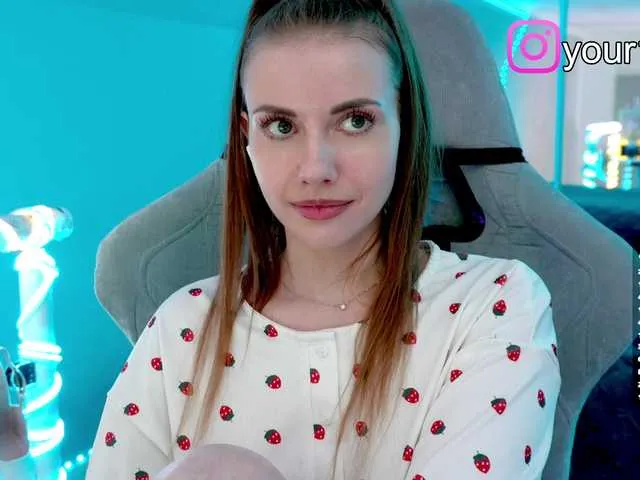 Live sex webcam photo for -VikkiL0vesCheese- #292154240