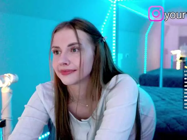 Live sex webcam photo for -VikkiL0vesCheese- #292190213