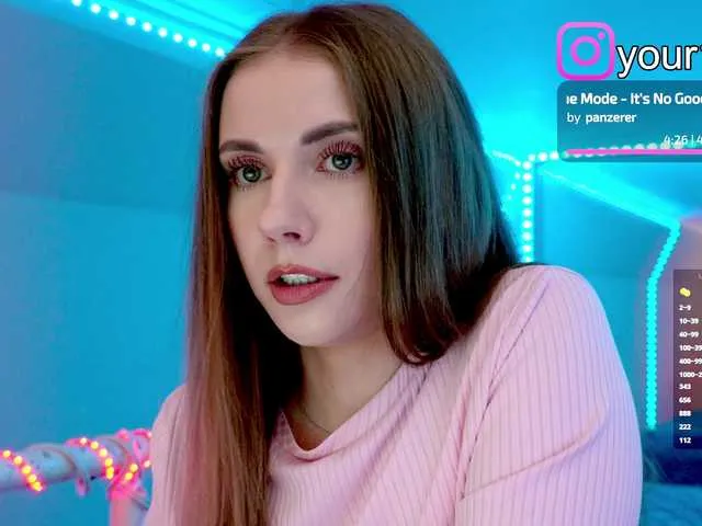 Live sex webcam photo for -VikkiL0vesCheese- #292219790