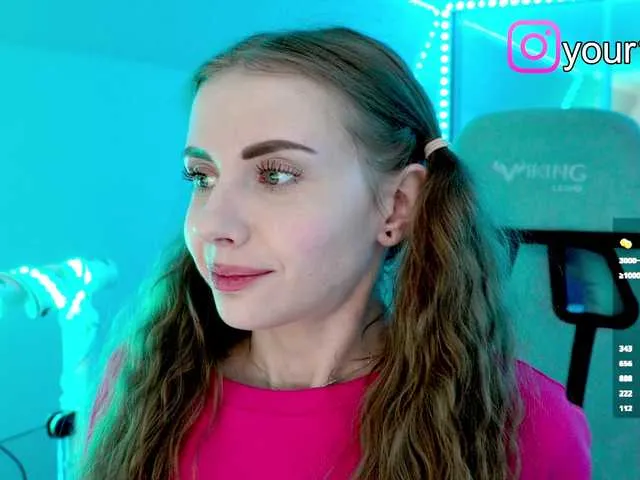 Live sex webcam photo for -VikkiL0vesCheese- #292294279