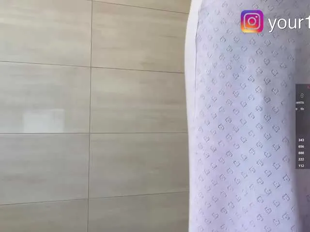 Live sex webcam photo for -VikkiL0vesCheese- #292313549