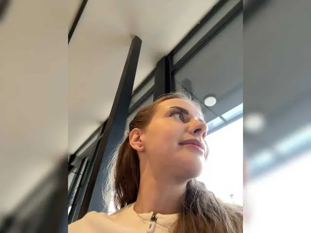 Live sex webcam photo for -VikkiL0vesCheese- #292315221