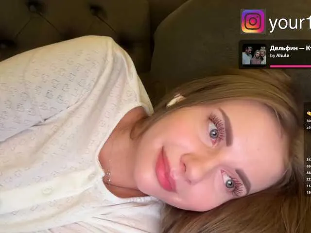 Live sex webcam photo for -VikkiL0vesCheese- #292326242