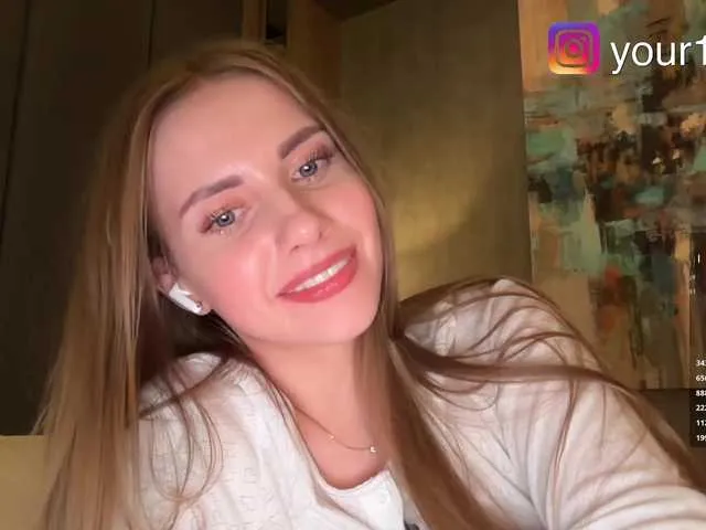 Live sex webcam photo for -VikkiL0vesCheese- #292350322