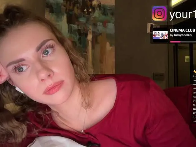 Live sex webcam photo for -VikkiL0vesCheese- #292392287