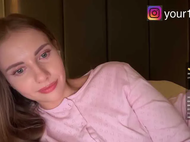 Live sex webcam photo for -VikkiL0vesCheese- #292398995