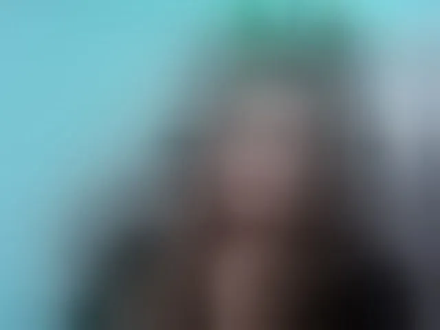 Live sex webcam photo for -VikkiL0vesCheese- #292579712