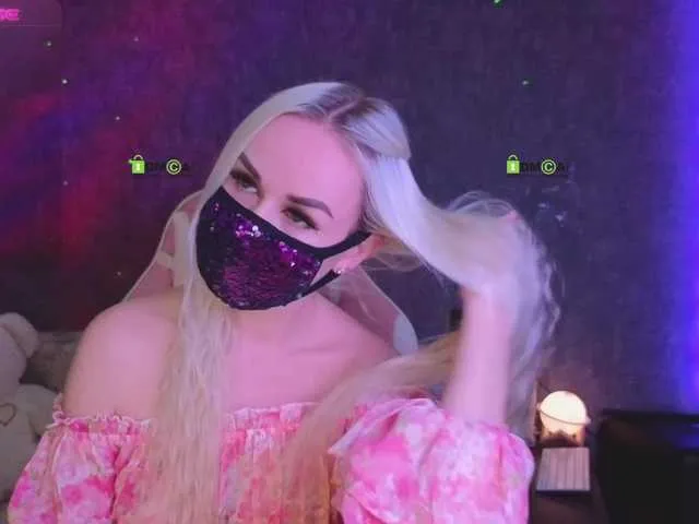 Live sex webcam photo for -Vitta- #290679236