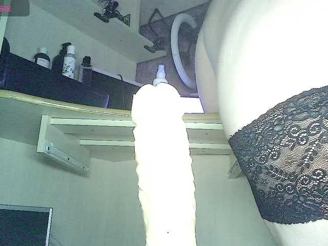 Live sex webcam photo for -WINNI-PUX- #293743398