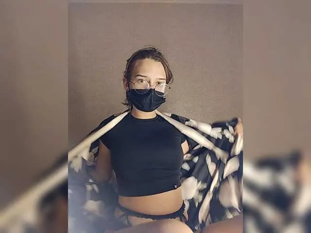 Live sex webcam photo for -YoungBlood- #277584347