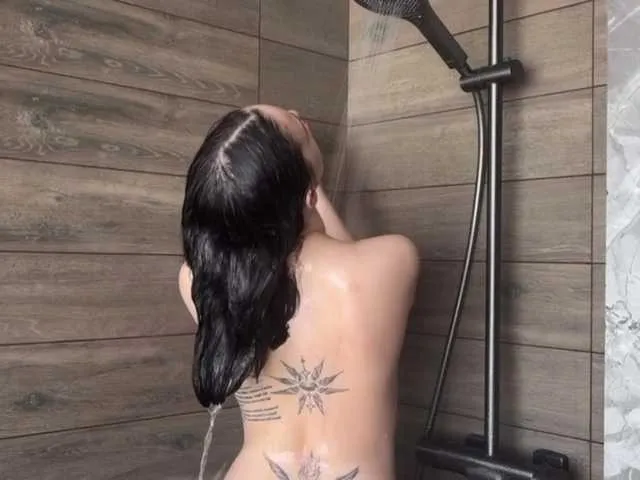 Live sex webcam photo for -Your-Michelle- #293345743