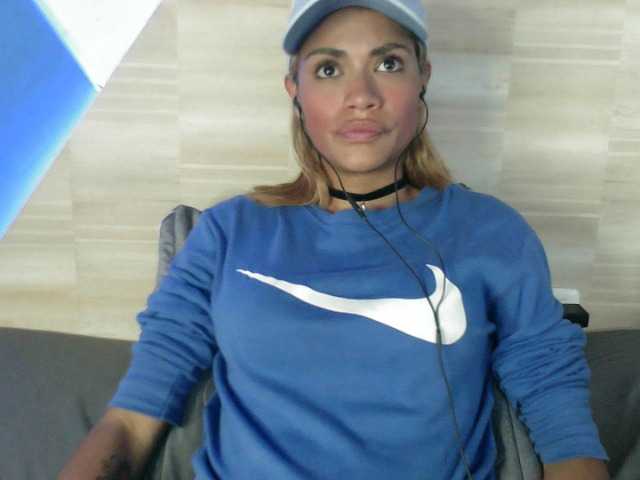 Live sex webcam photo for -ahsleeey #277107904