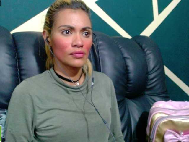 Live sex webcam photo for -ahsleeey #277280178