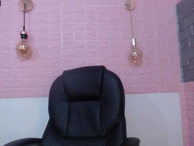 Live sex webcam photo for -devil-room #290334771